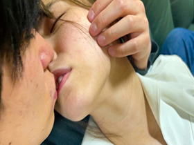 キスキスキス×１００。ぷにぷに超やわらか薄ピンク唇とちゅっちゅちゅちゅっっ！キス魔セフレと始発までだらだら時間つぶし、接吻しまくりいちゃキスデート！！！　サンプル画像02